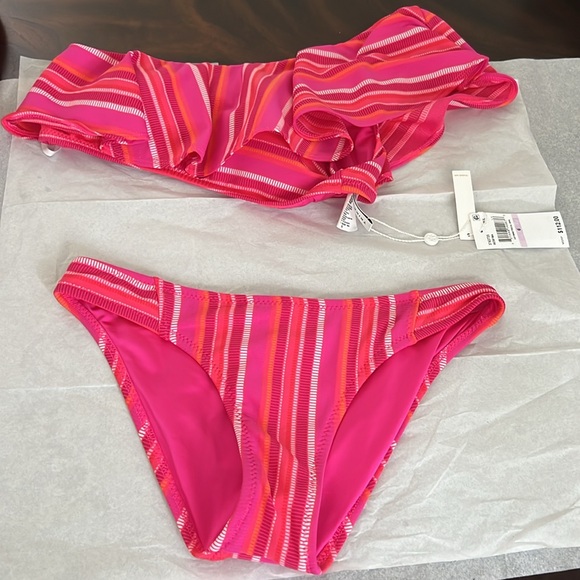 TOP AND BOTTOM TRINA TURK MARAI LOW RISE FRENCH CUT SWIM - Picture 6 of 10